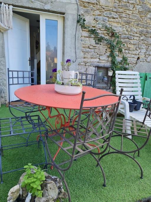 Appartement De La Laiterie Avec Petit Jardin. Eysus Buitenkant foto